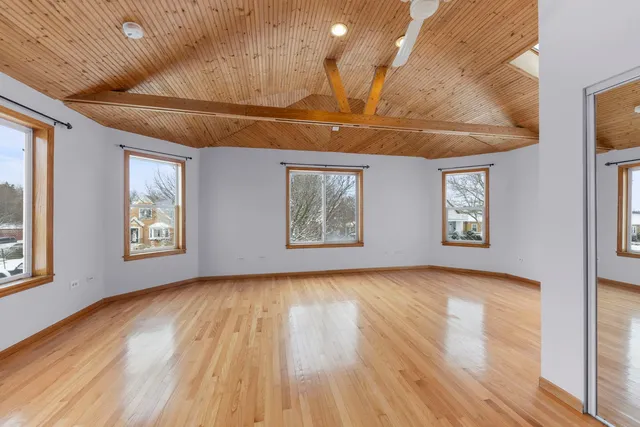 $3,500 | 5910 West Roscoe Street, Unit 1, Chicago, IL 60634