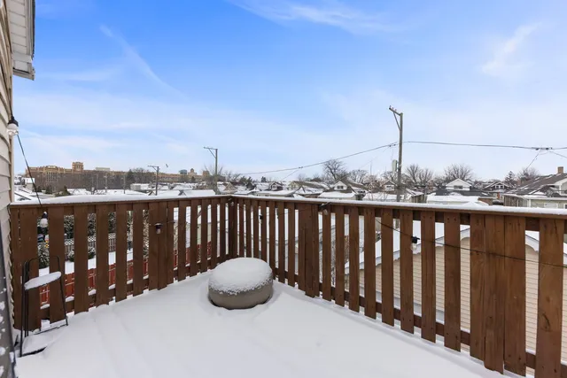 $3,500 | 5910 West Roscoe Street, Unit 1, Chicago, IL 60634