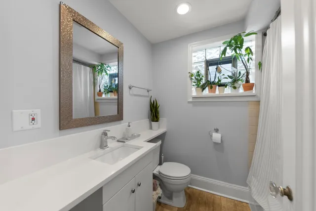 $3,500 | 5910 West Roscoe Street, Unit 1, Chicago, IL 60634