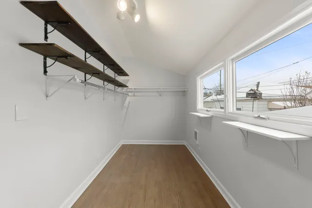 $3,500 | 5910 West Roscoe Street, Unit 1, Chicago, IL 60634