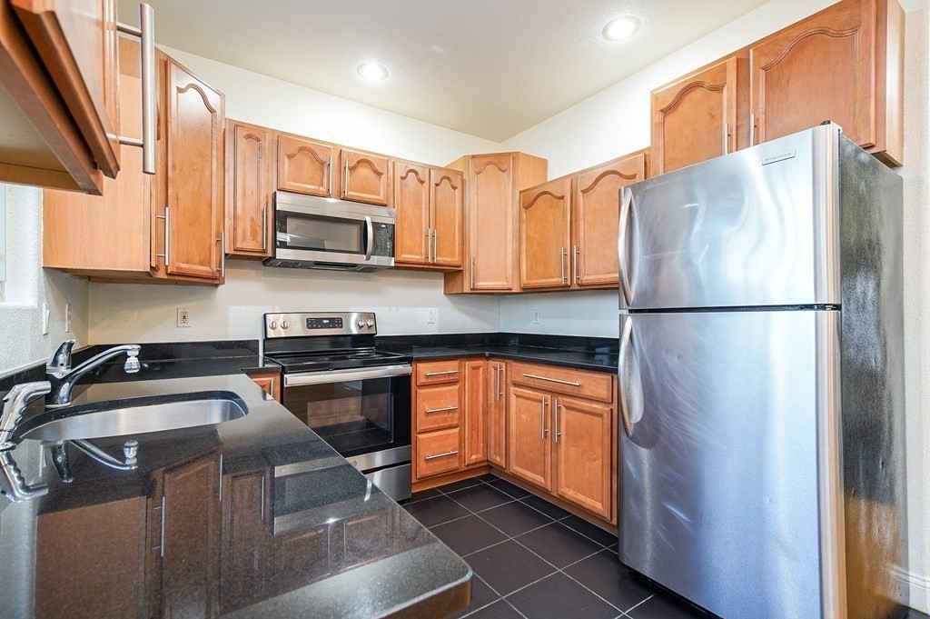 100 Frederick Street West Springfield, MA 01089 - Photo 14 of 23 Gallery Image 14