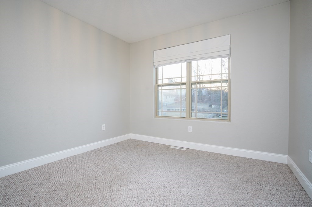 100 Frederick Street West Springfield, MA 01089 - Photo 18 of 23 Gallery Image 18