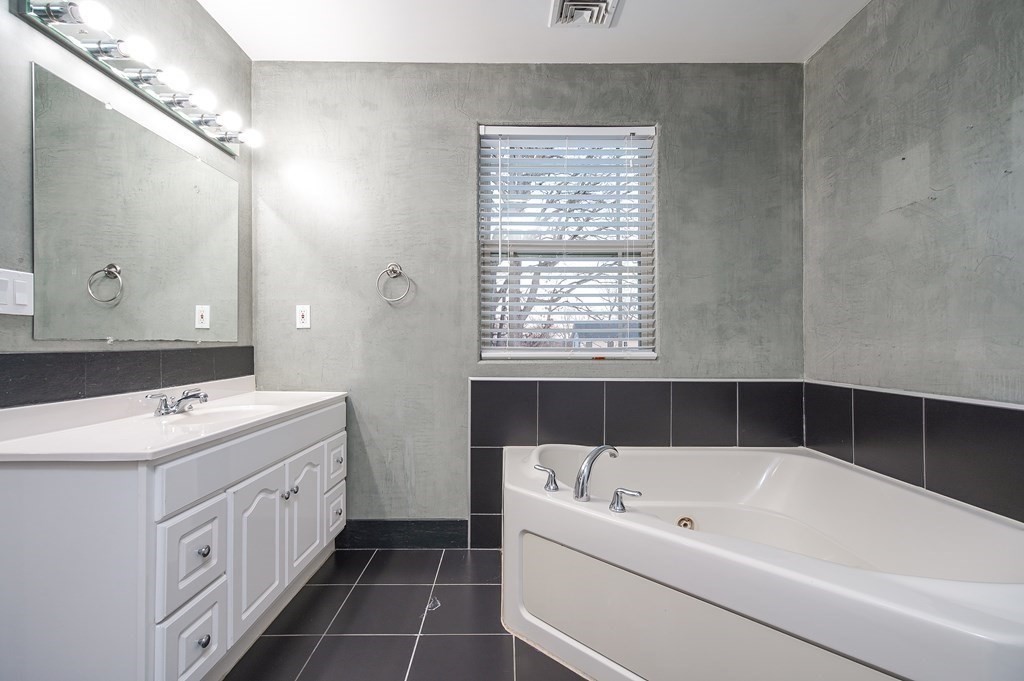 100 Frederick Street West Springfield, MA 01089 - Photo 19 of 23 Gallery Image 19