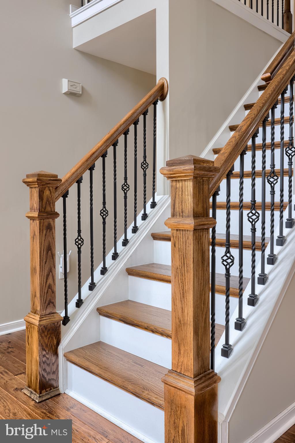 315 Royal Hunt Way Lititz, PA 17543 - Photo 5 of 67 a view of entryway