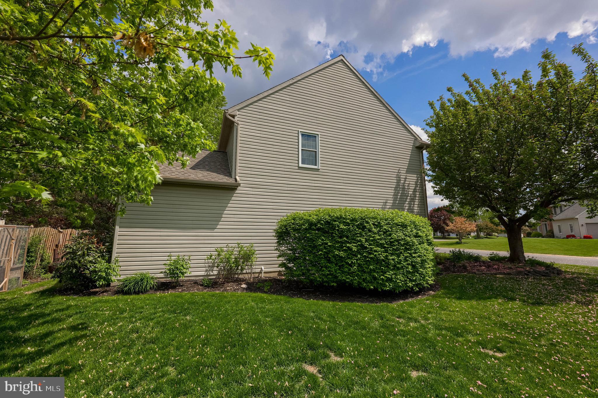 315 Royal Hunt Way Lititz, PA 17543 - Photo 63 of 67 a front view of a house with garden