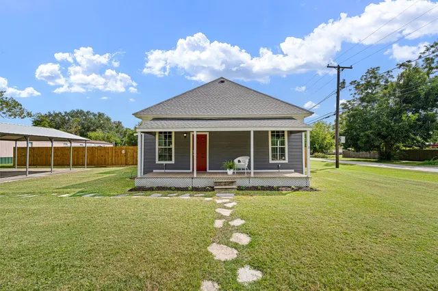 $167,500 | 193 Elm Street, Blessing, TX 77419