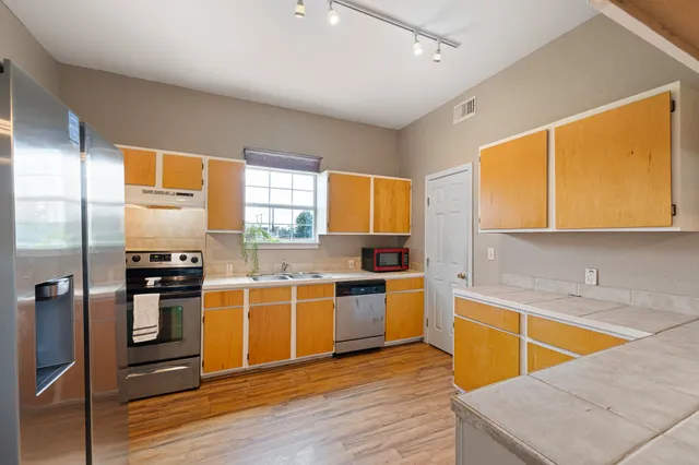 $167,500 | 193 Elm Street, Blessing, TX 77419