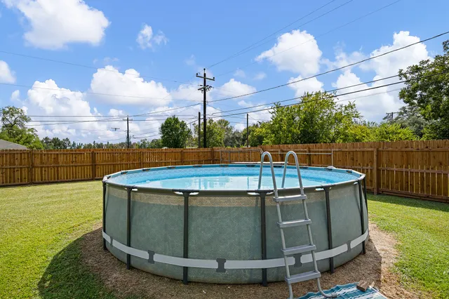 $167,500 | 193 Elm Street, Blessing, TX 77419