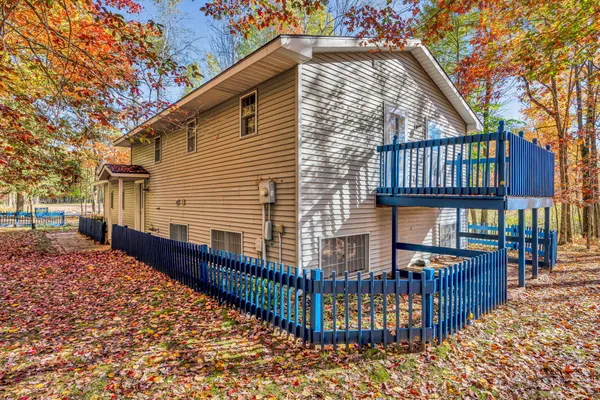 $297,500 | 6161 Fox Run Circle, Unit 622, Canadian Lakes, MI 49346