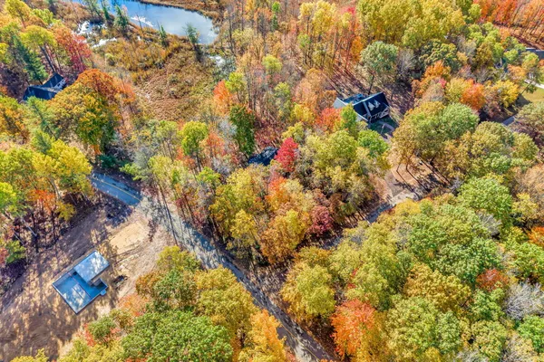 $297,500 | 6161 Fox Run Circle, Unit 622, Canadian Lakes, MI 49346