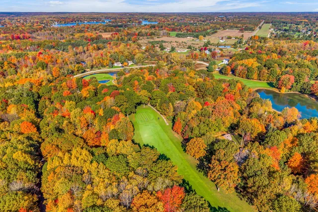 $297,500 | 6161 Fox Run Circle, Unit 622, Stanwood, MI 49346