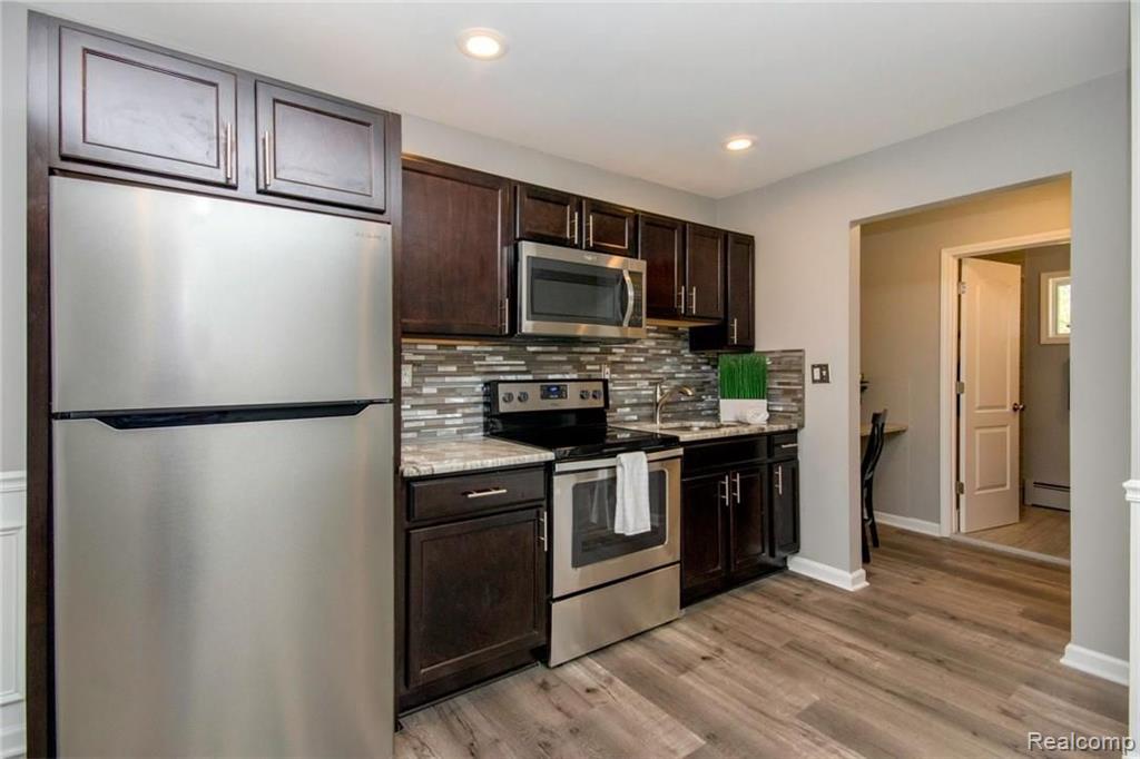 2423 Normandy Road Royal Oak, MI 48073 - Photo 4 of 13