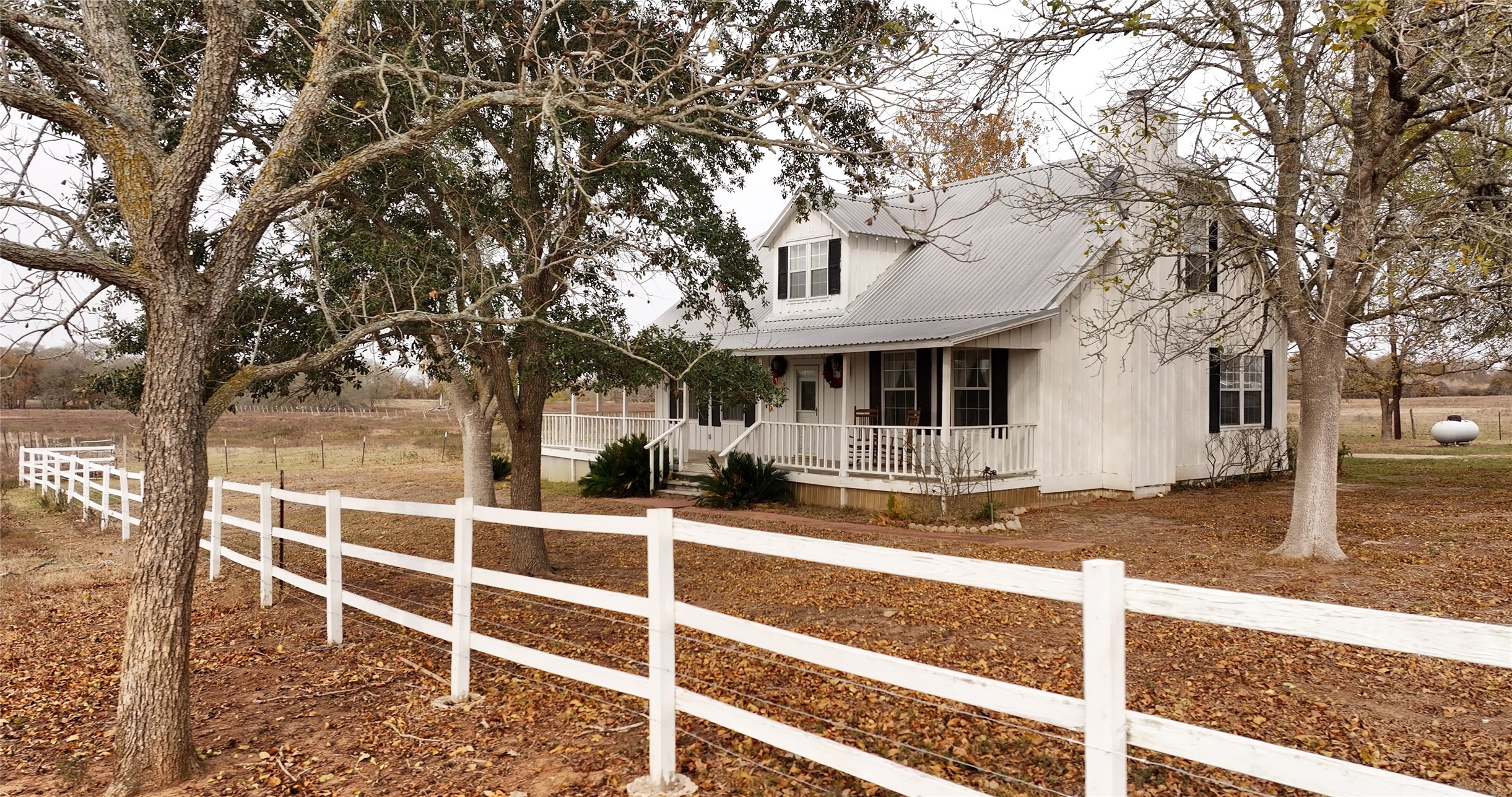 1505 Prairie Valley Road West Point, TX 78963 - Photo 8 of 35