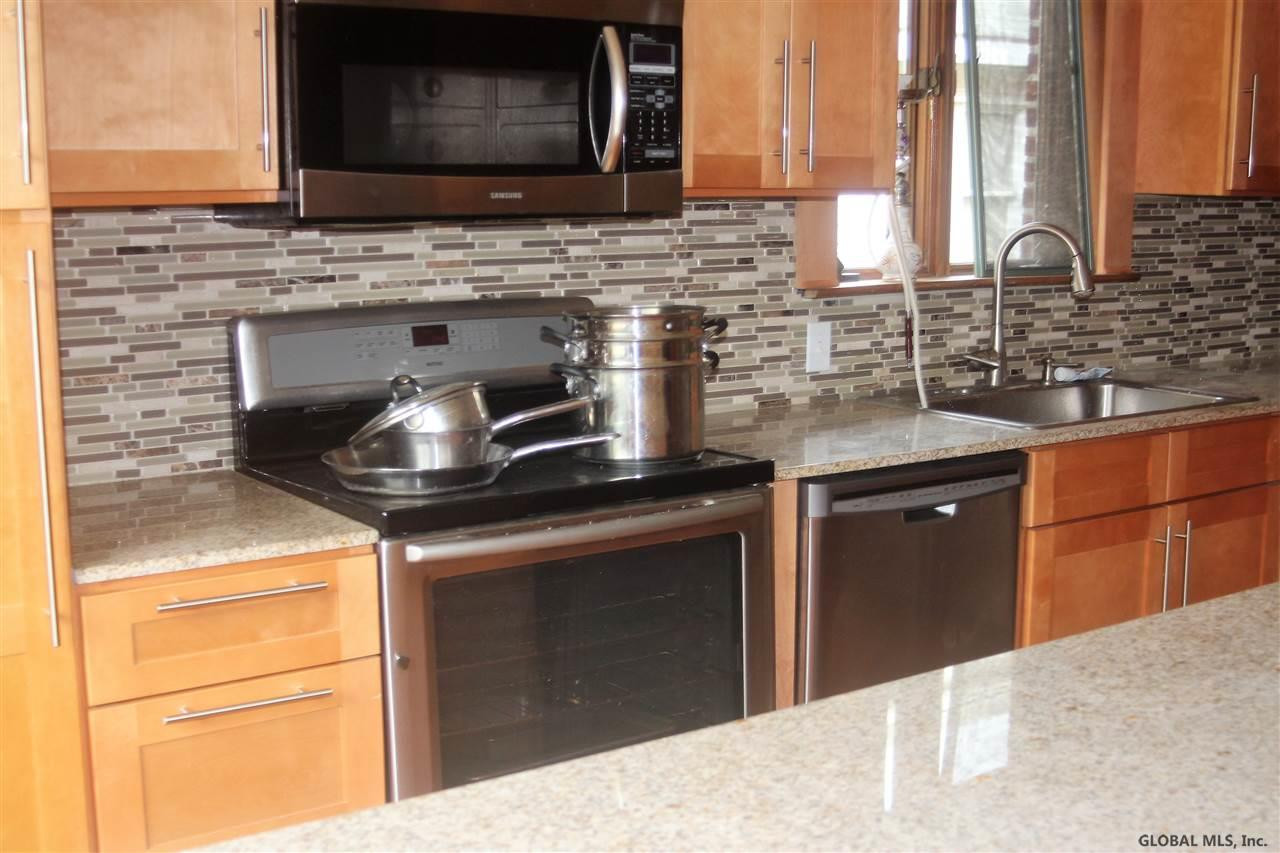 202 Chepstow Road Schenectady, NY 12303 - Photo 6 of 23 Photo 6