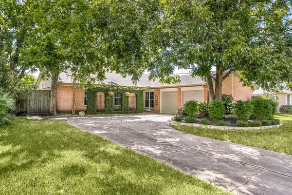$320,000 | 3407 Rockyridge Drive, Houston, TX 77063