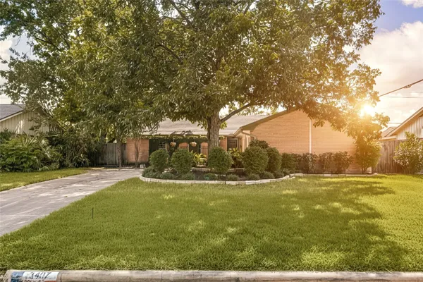 $320,000 | 3407 Rockyridge Drive, Houston, TX 77063