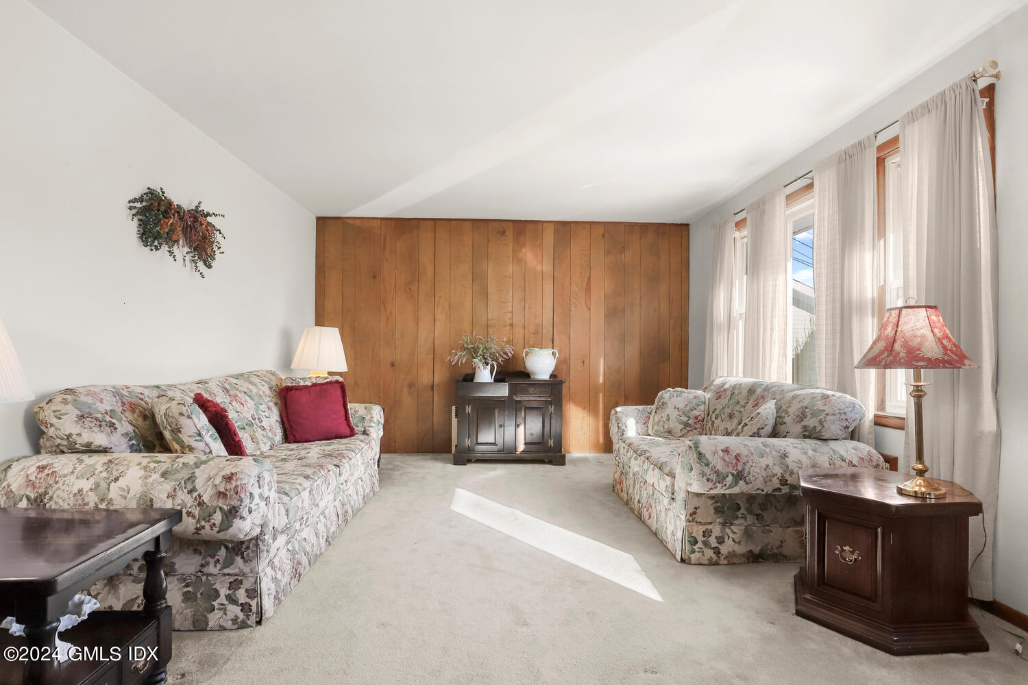 32 Perna Lane Riverside, CT 06878 - Photo 3 of 21 a living room with furniture and a couch