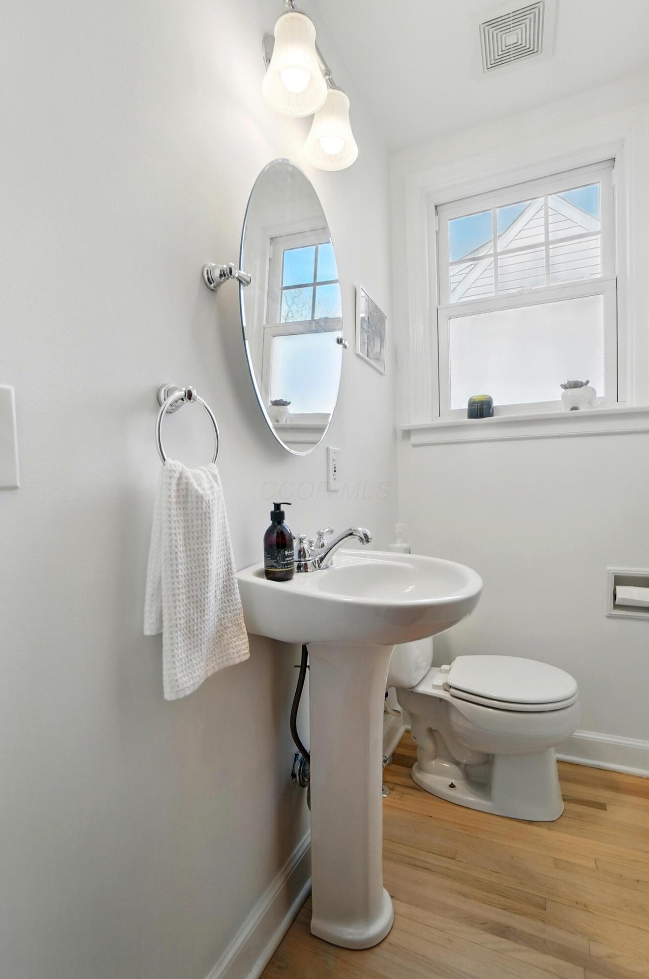 1611 Grenoble Road Columbus, OH 43221 - Photo 28 of 54 Half Bath