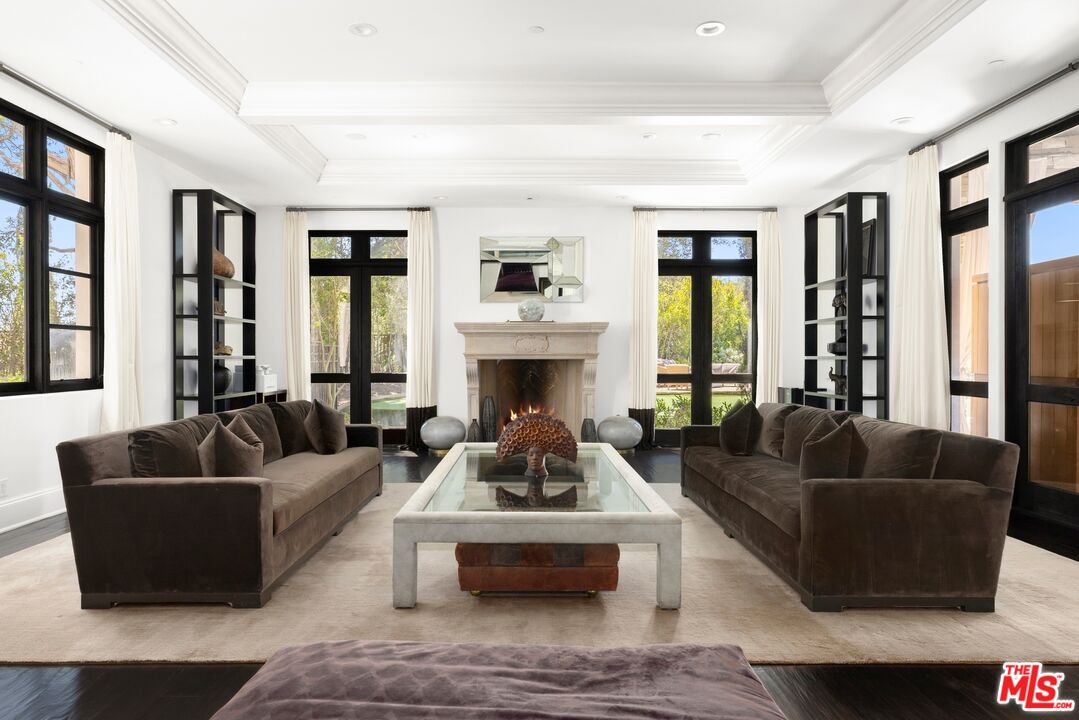 12705 Chalon Road Los Angeles, CA 90049 - Photo 10 of 47