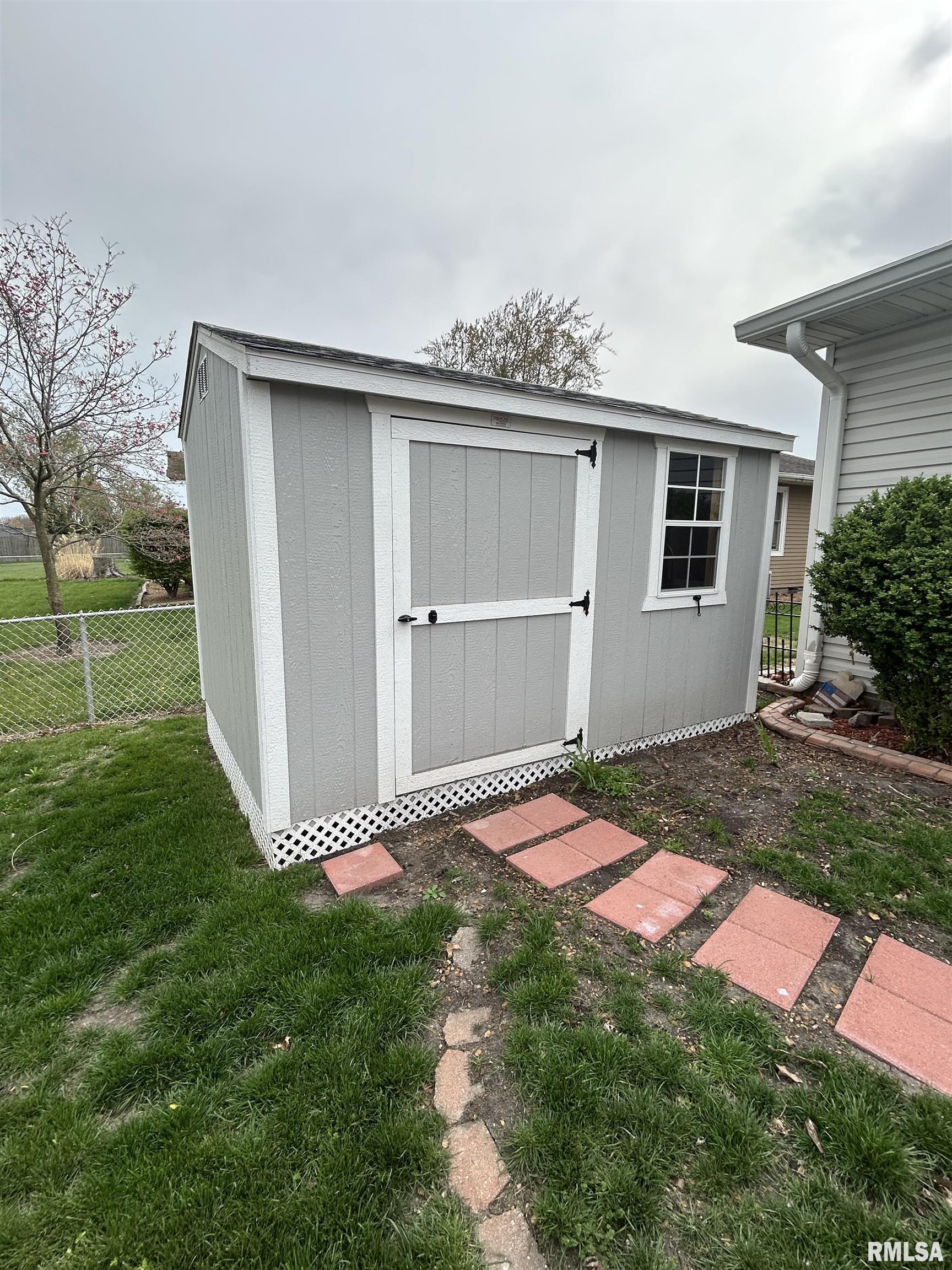 22 Red Oak Lane Springfield, IL 62712 - Photo 7 of 16