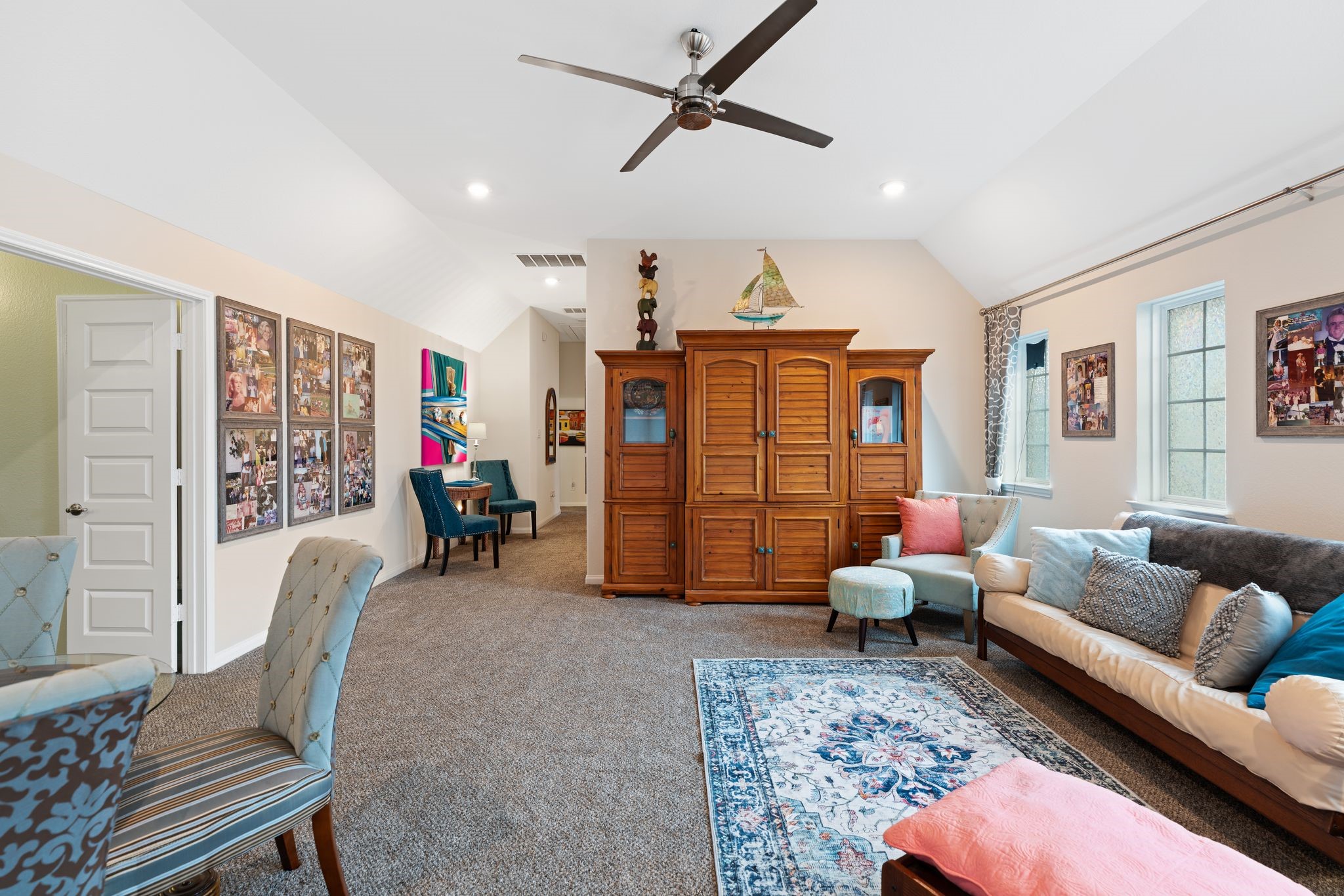 51 Scepter Ridge Sugar Land, TX 77498 - Photo 38 of 48 a living room with furniture gym equipment and a window