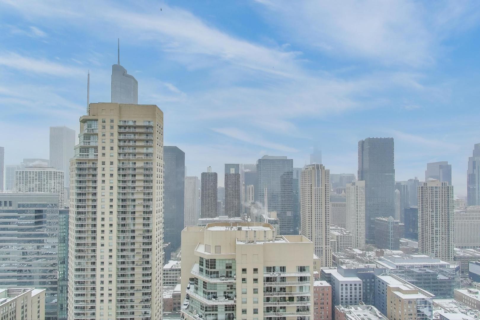 33 West Ontario Street, Unit 46C Chicago, IL 60654 - Photo 15 of 32 a picture of city view