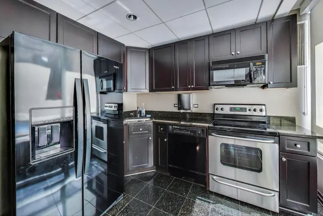 $2,399 | 33 West Ontario Street, Unit 46C, Chicago, IL 60654