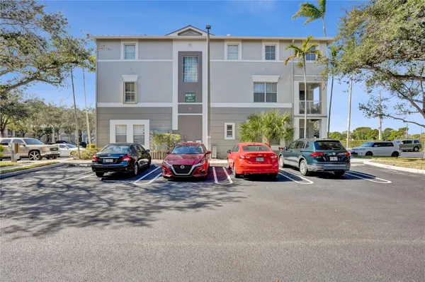 $2,350 | 2137 Shoma Drive, Unit 156 BLDG 17, Wellington, FL 33414