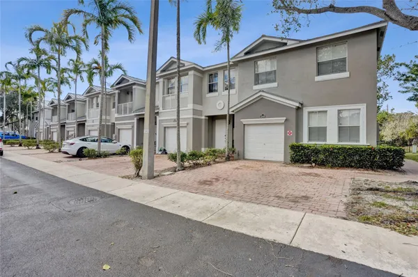 $2,350 | 2137 Shoma Drive, Unit 156 BLDG 17, Wellington, FL 33414