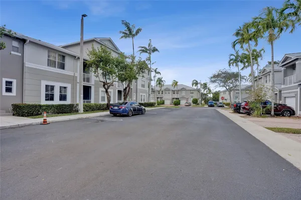 $2,350 | 2137 Shoma Drive, Unit 156 BLDG 17, Wellington, FL 33414