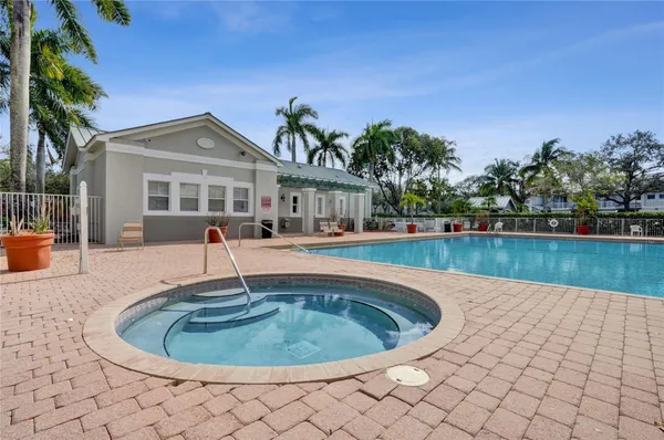 $2,350 | 2137 Shoma Drive, Unit 156 BLDG 17, Wellington, FL 33414