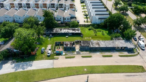 $850,000 | 5519 Rosslyn Road, Houston, TX 77091