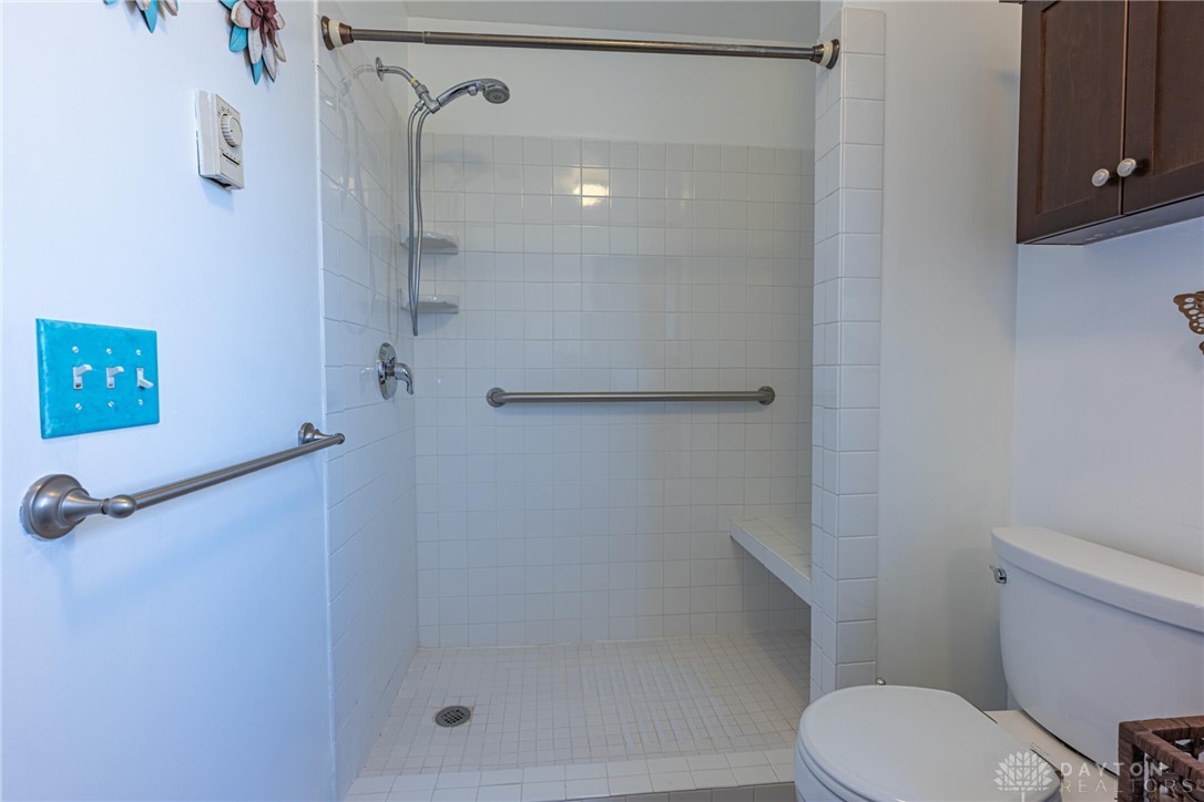 6056 Dayton Springfield Road Springfield, OH 45502 - Photo 19 of 39 Gallery Image 19