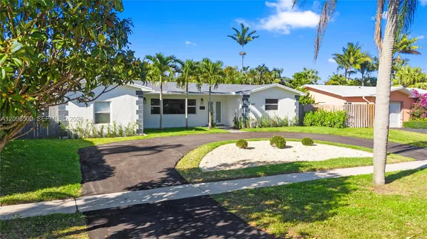 $829,000 | 5401 Fillmore Street, Hollywood, FL 33021