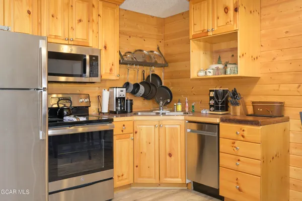 $300,000 | 62927 Us Hwy 40 (doors 547 & 549), Granby, CO 80446