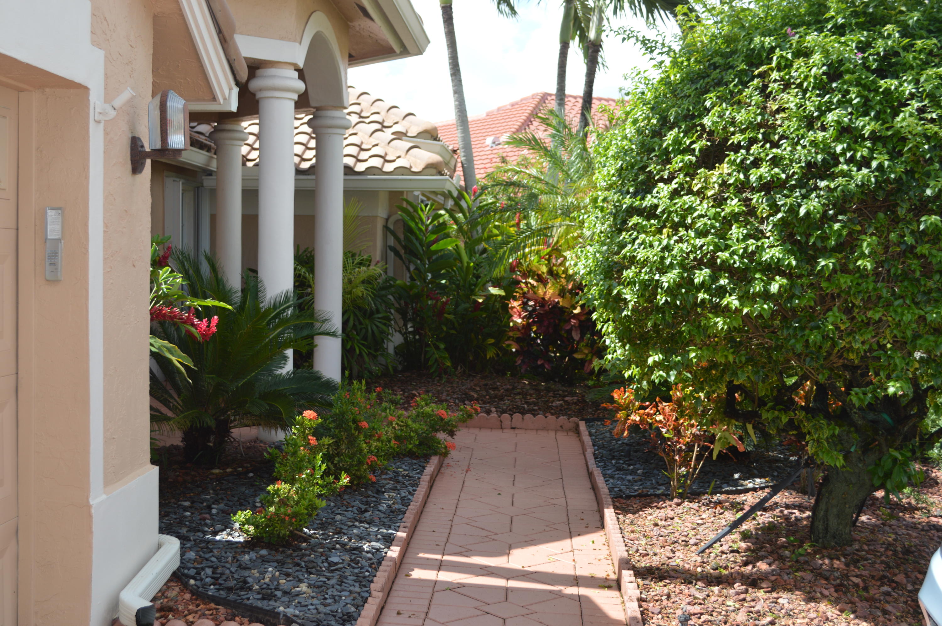 19078 Cloister Lake Lane Boca Raton, FL 33498 - Photo 7 of 75 2017-08-22 11.09.21