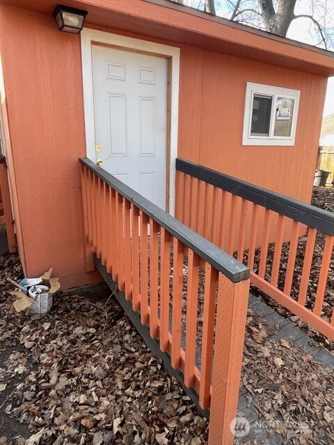 212 West 4th Street Tonasket, WA 98855 - Photo 19 of 24 a view of a porch