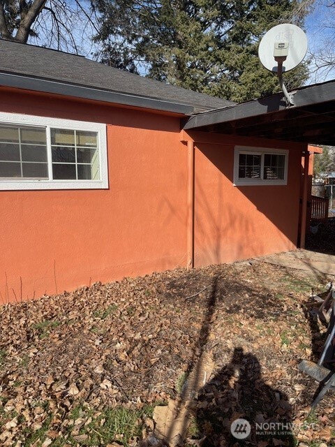 212 West 4th Street Tonasket, WA 98855 - Photo 21 of 24 a view of a house with a window