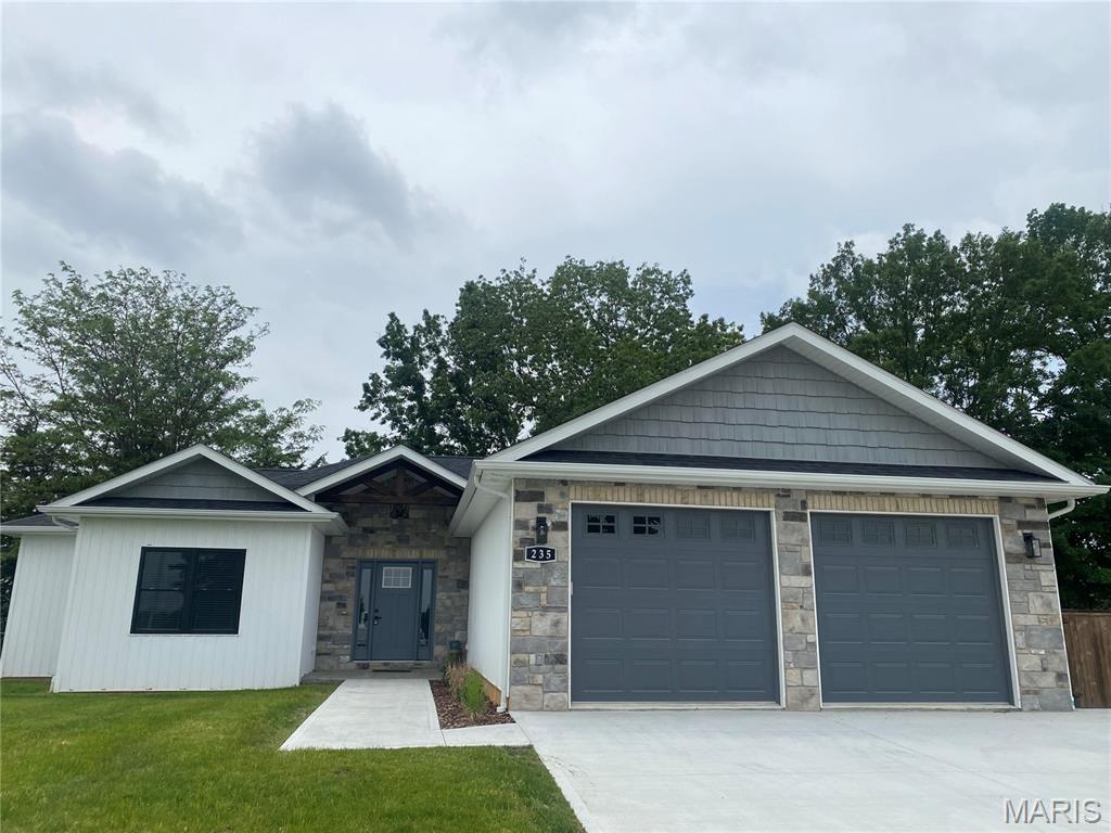 235 Sunny Drive Rolla, MO 65401 - Photo 1 of 43
