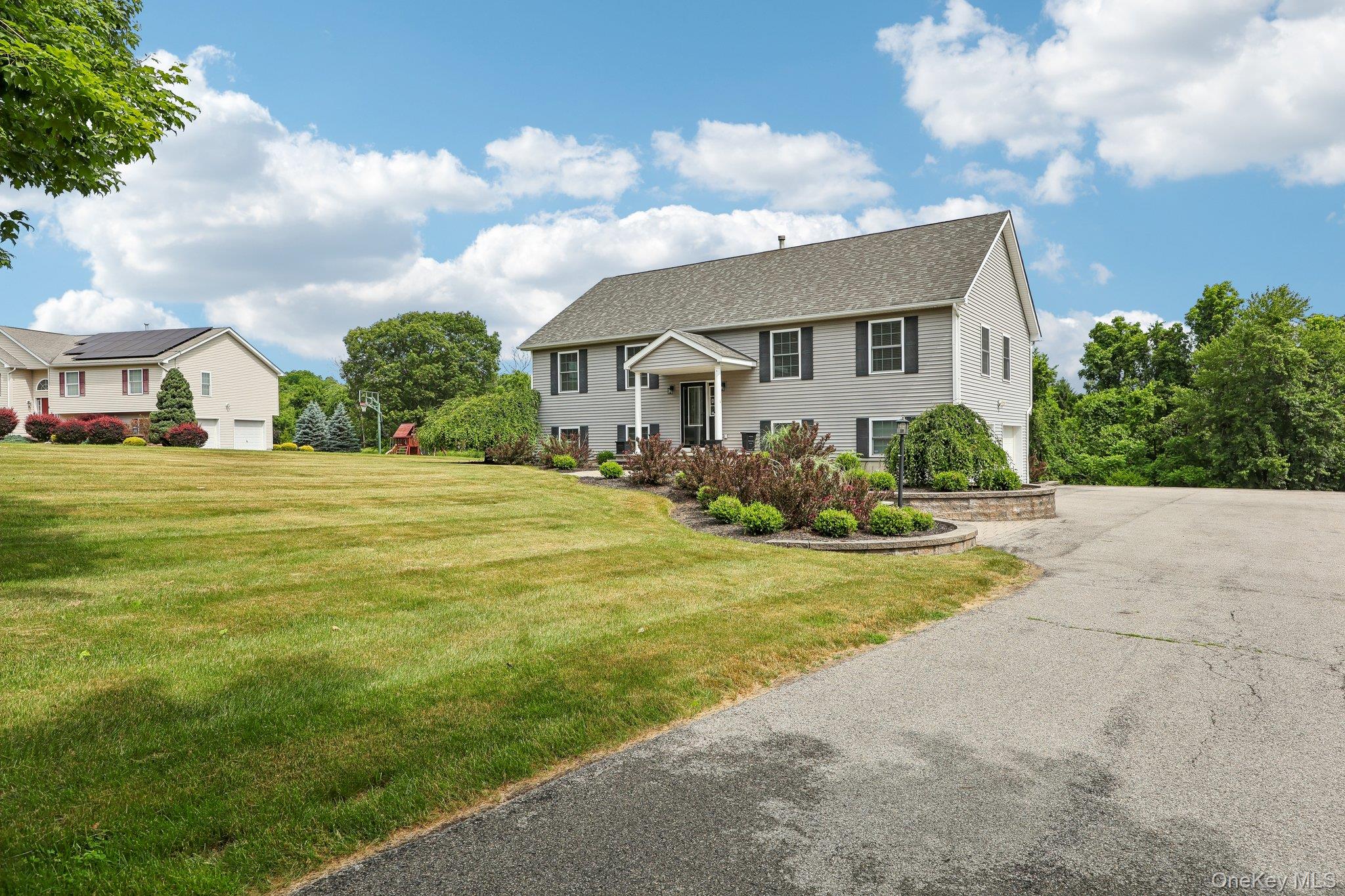 4 Lira Street Wallkill, NY 12589 - Photo 2 of 48