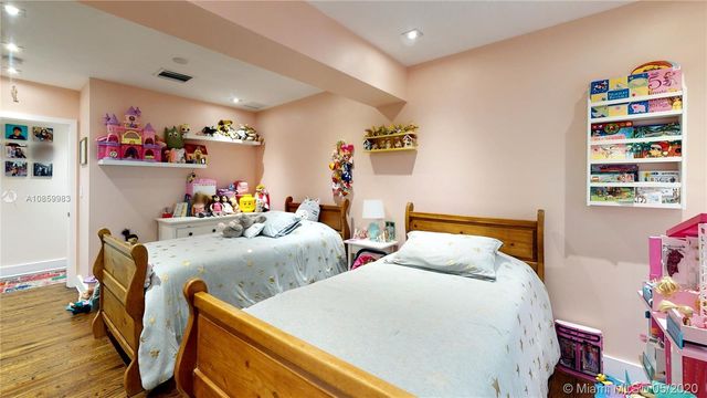 $1,150,000 | 4915 Alhambra Circle, Coral Gables, FL 33146