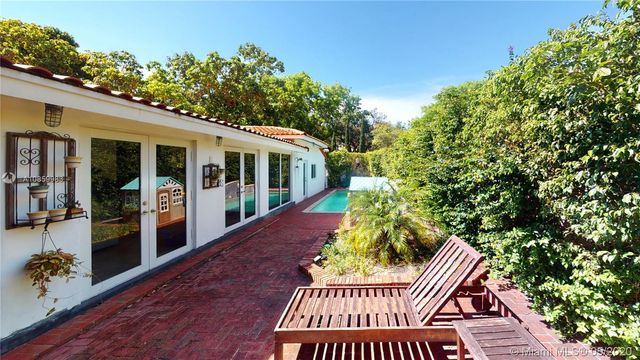 $1,150,000 | 4915 Alhambra Circle, Coral Gables, FL 33146