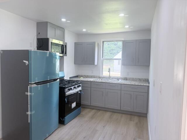7 Harlow Hill Road Mexico, ME 04257 - Photo 9 of 27 kitchen appliances