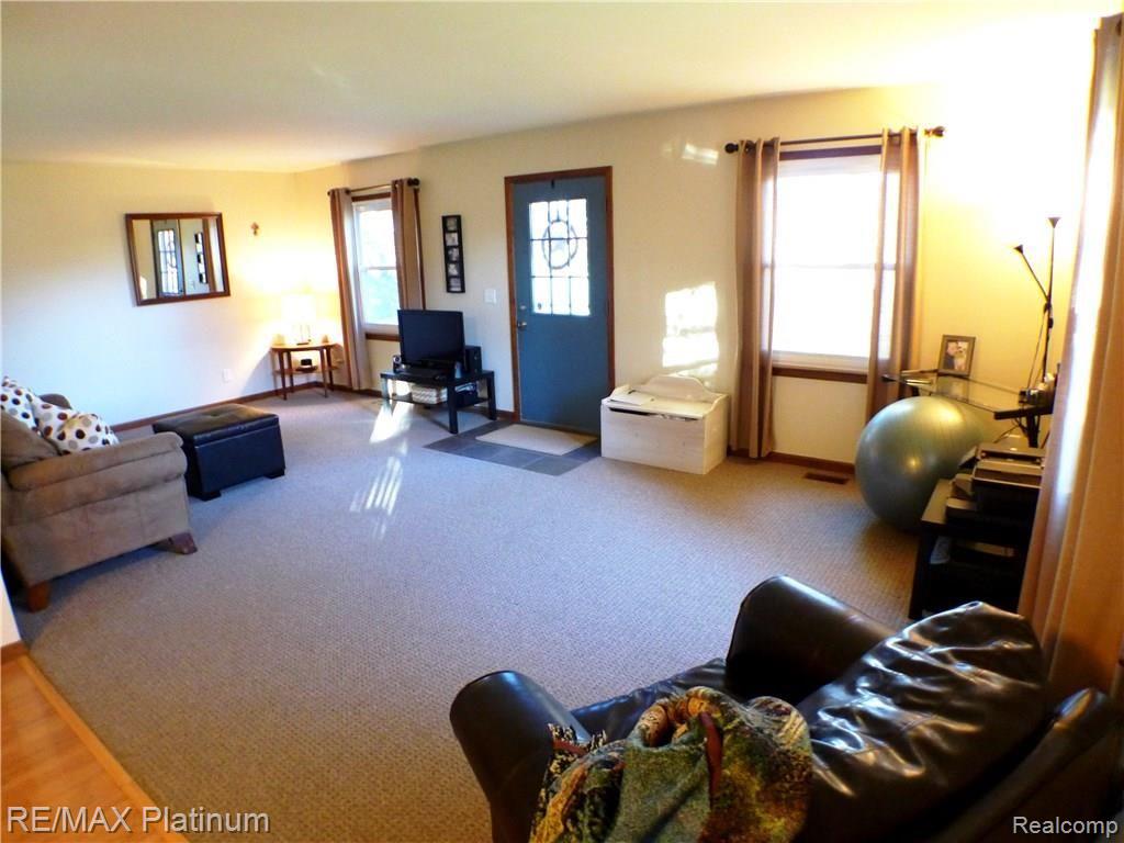 2900 West Schafer Road Howell, MI 48843 - Photo 15 of 35 2016-11-21 15.45