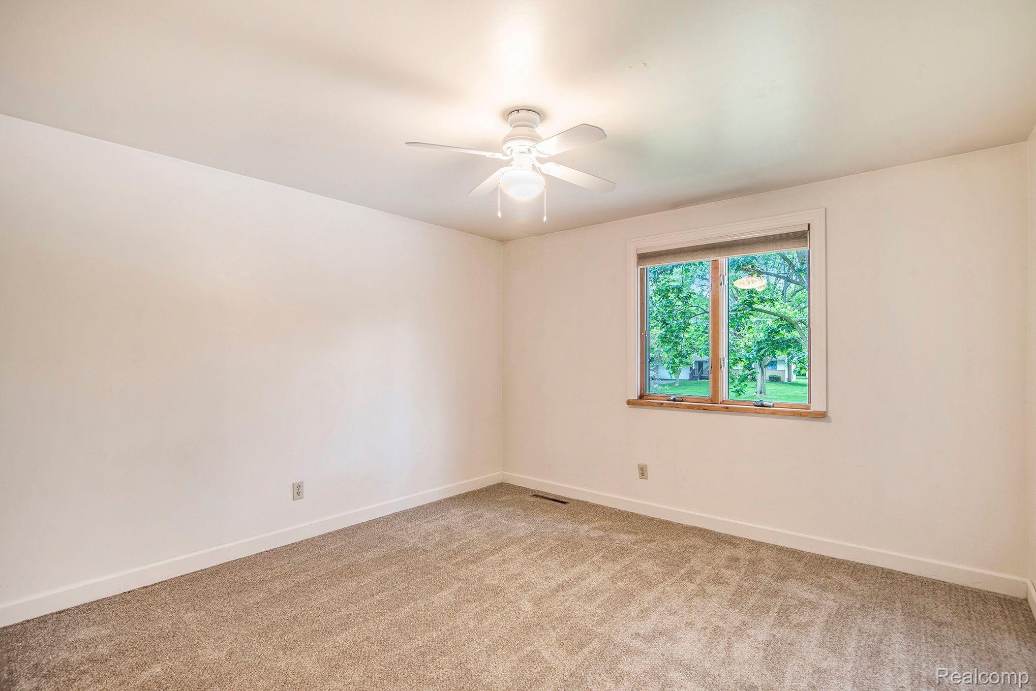 2037 North Long Lake Road Fenton, MI 48430 - Photo 20 of 38 Gallery Image 20