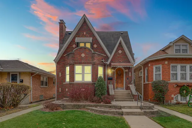 $399,000 | 6025 West Matson Avenue, Chicago, IL 60646