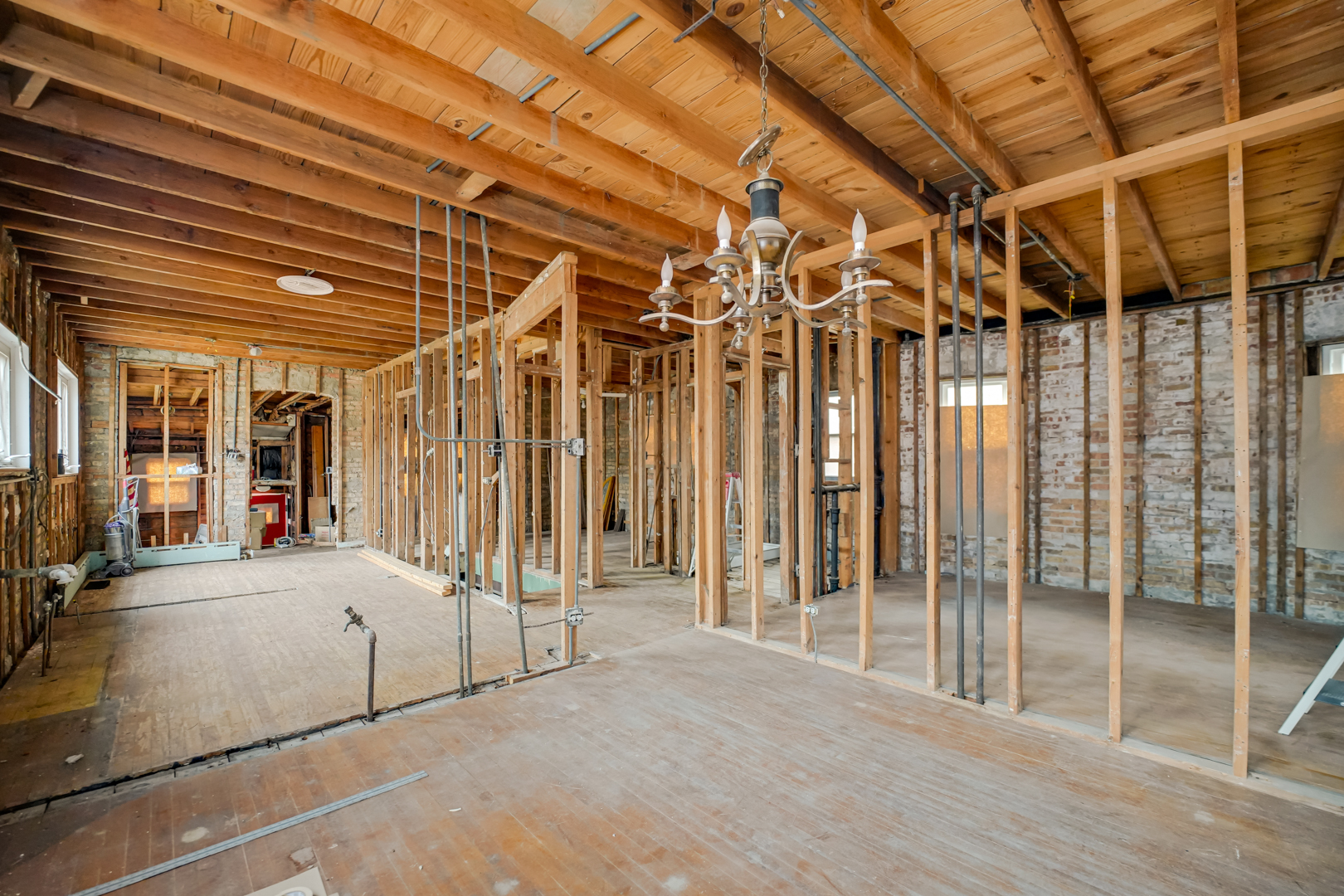6025 West Matson Avenue Chicago, IL 60646 - Photo 8 of 19 a view of a room with wooden floor