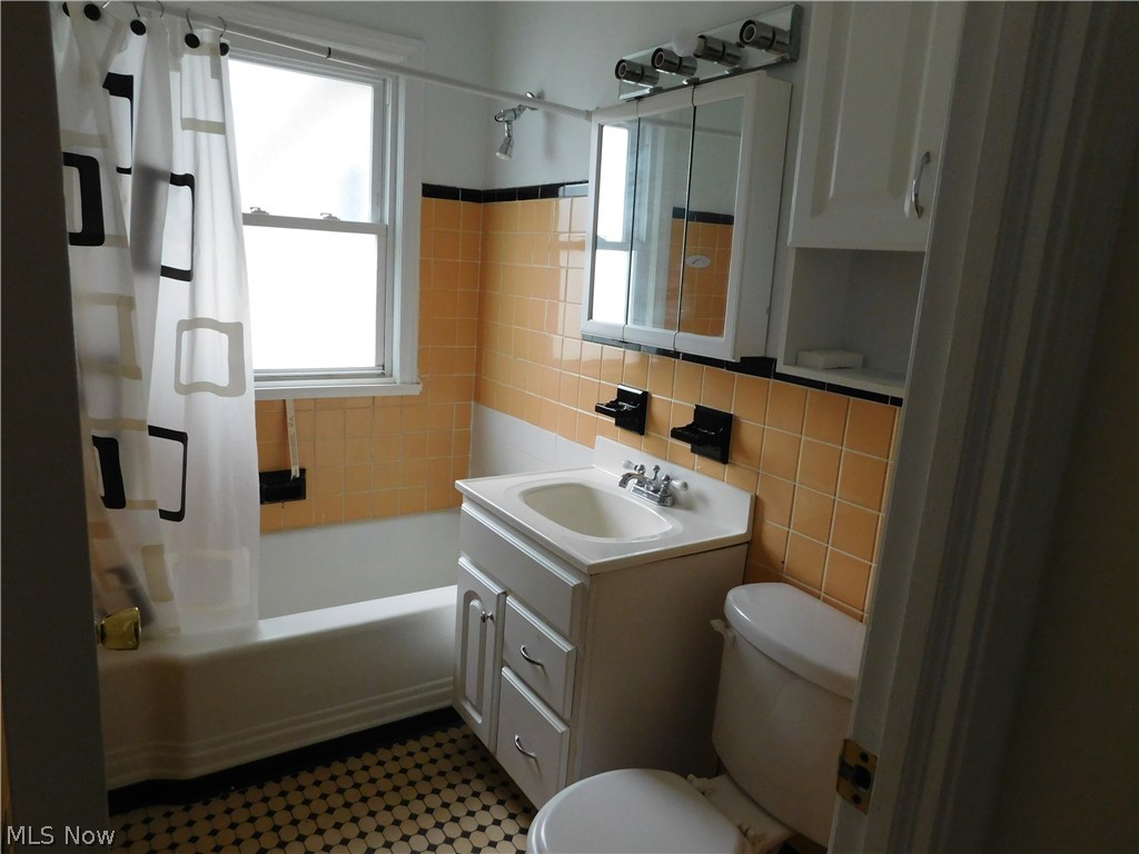 1141 Belrose Road Cleveland, OH 44124 - Photo 10 of 12 Gallery Image 10