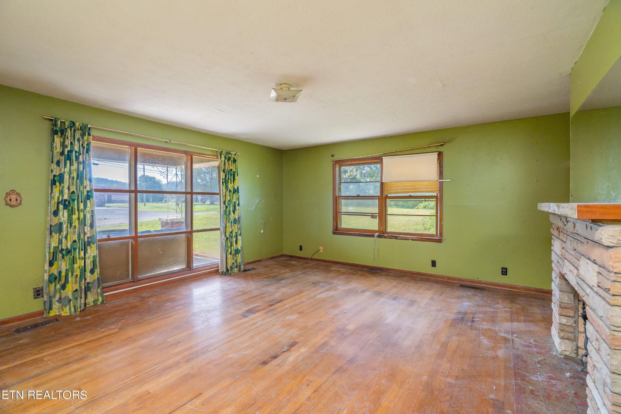 3309 Byington Beaver Ridge Road Knoxville, TN 37931 - Photo 3 of 37 Gallery Image 3