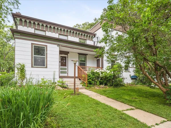 $198,000 | 224 East 5th Street, Pecatonica, IL 61063